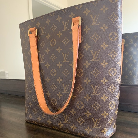 Louis Vuitton Purse - Picture 1 of 7